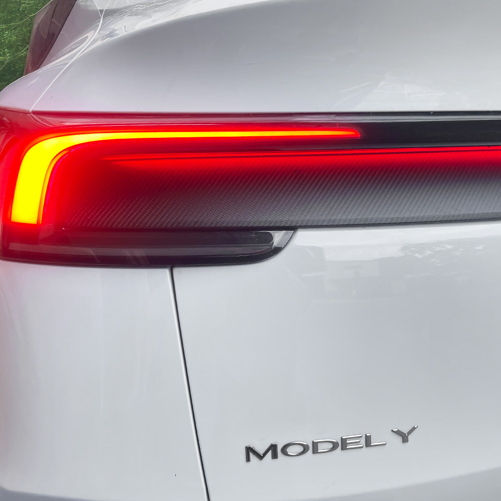 2025年以降のテスラモデルY ジュニパー カーボンファイバー製ロアテールライトアップリケ